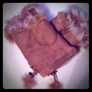Faux fur fingerless gloves